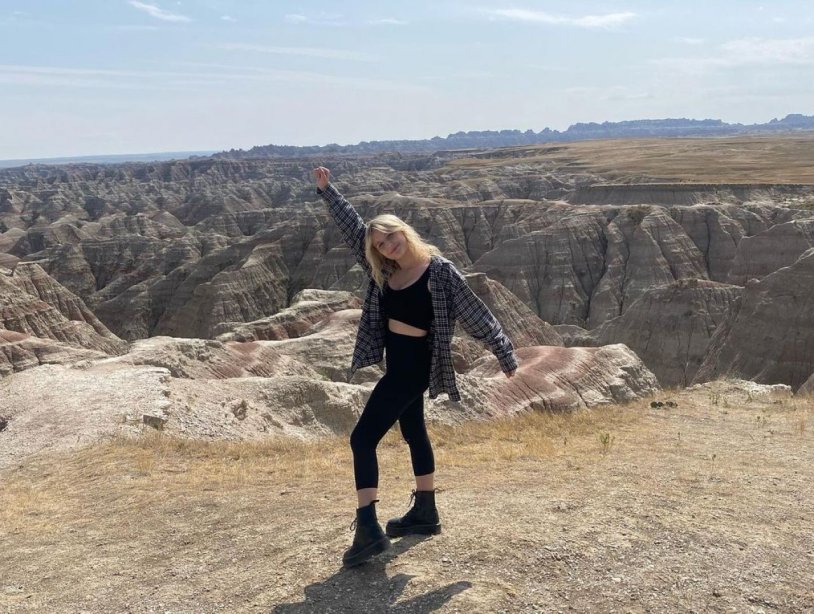 Natalie Elin Lind with sisters