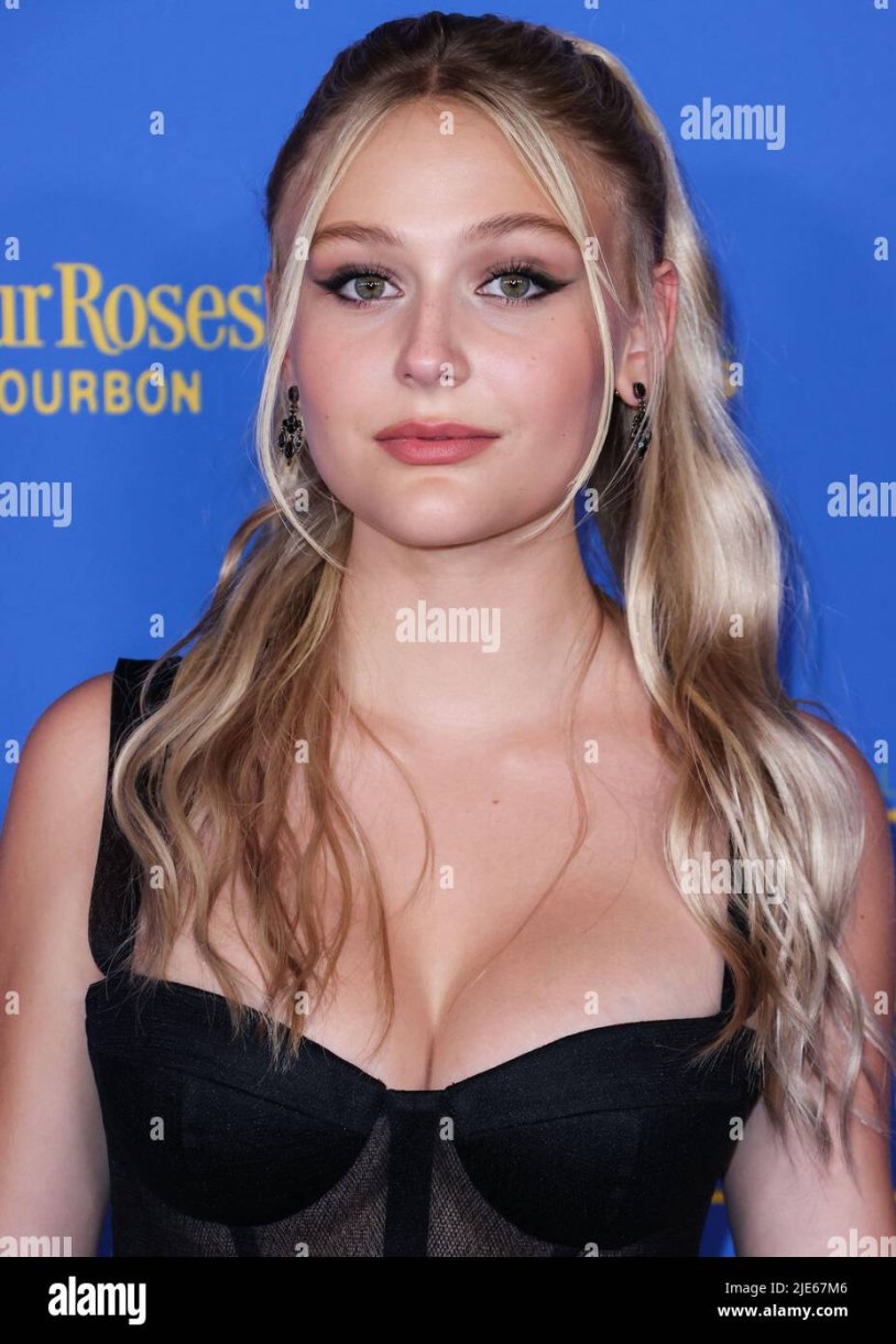 Natalie Elin Lind in underwear