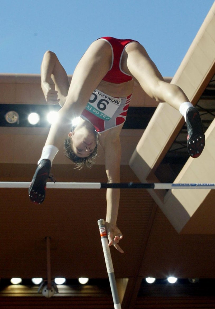 Male dance on the pole