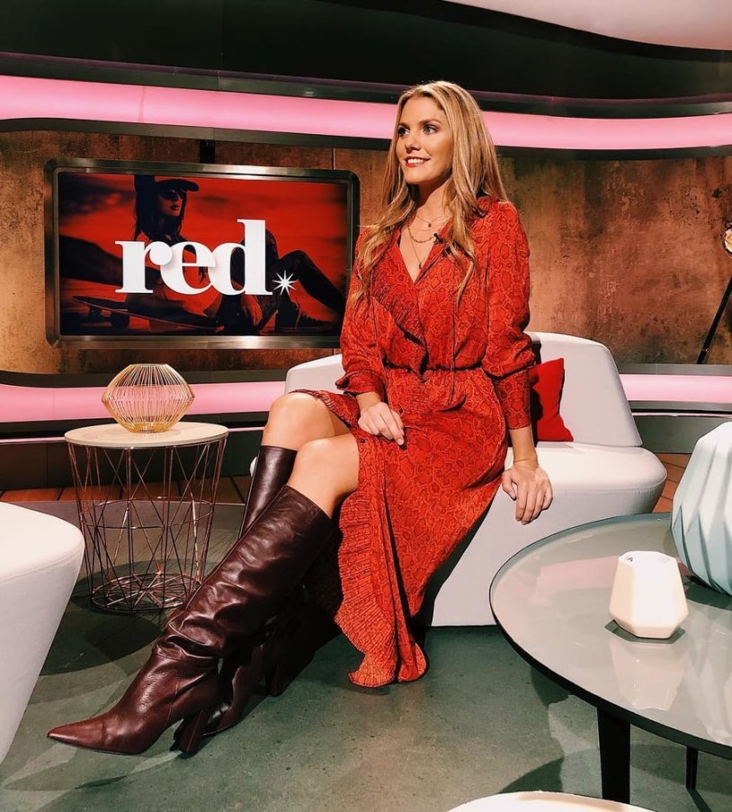 Viviane Geppert Legs