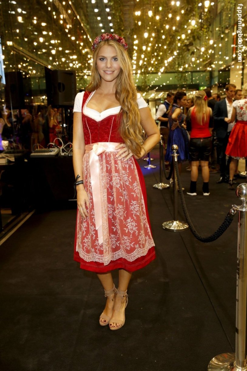 Viviane Lomelin 2021