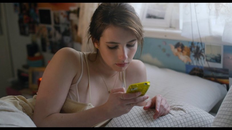 Emma Roberts fell alto