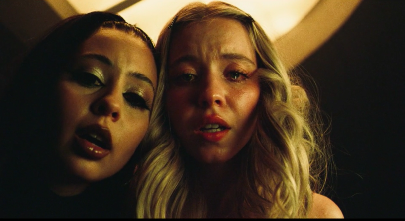 Alexa Demi 2022 New haircut