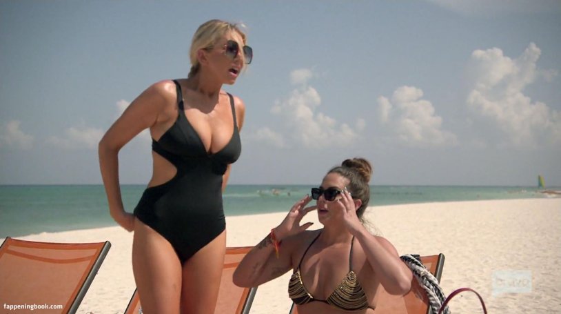 Singer Ingrid Schroeder