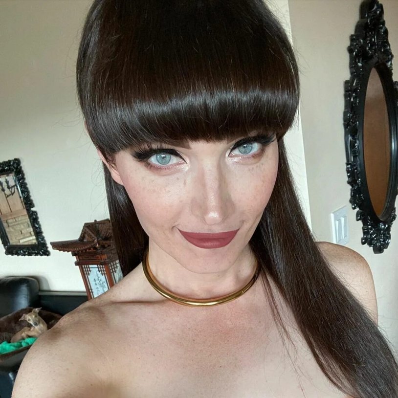 Natalie Mars (Natalie Mars)