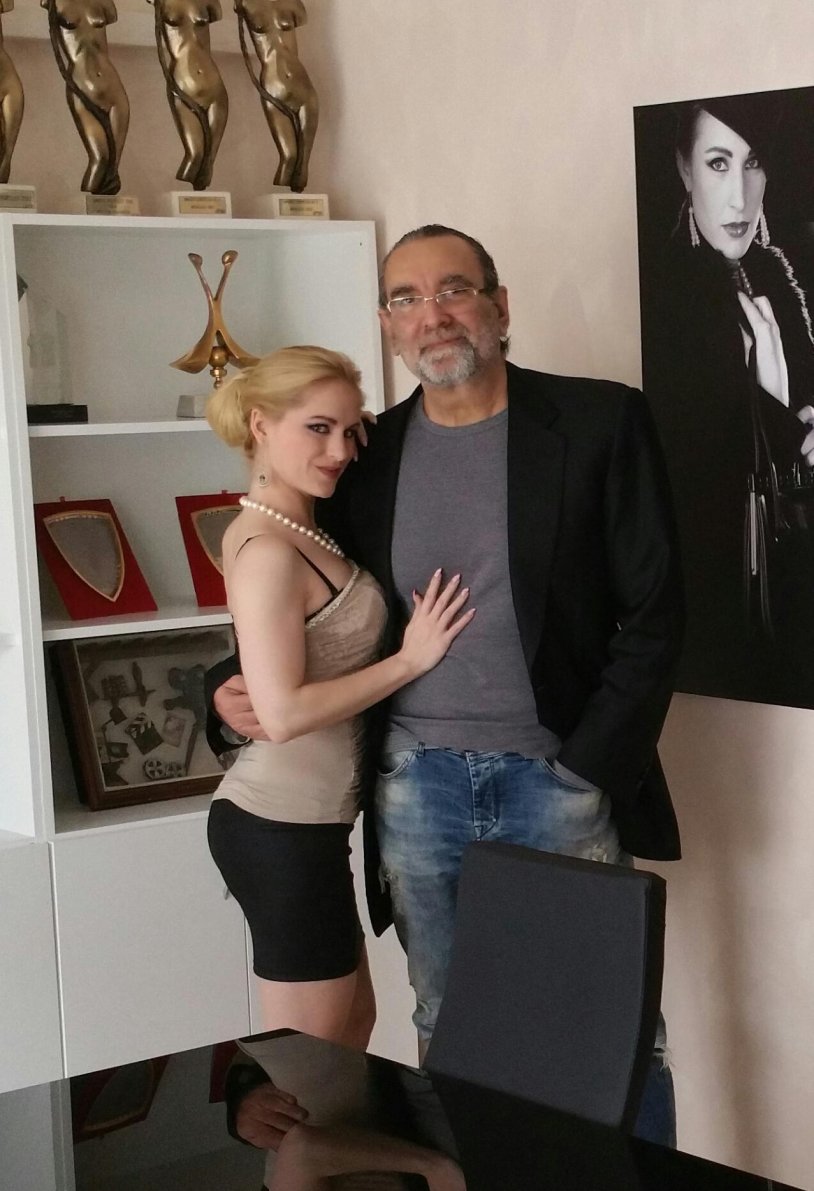 Lasks under the covers