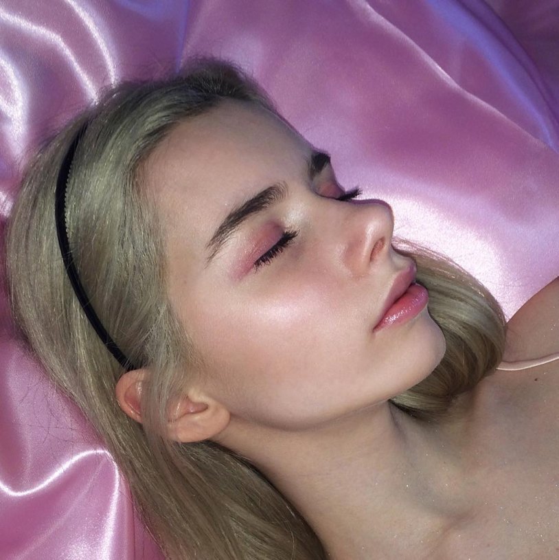 Joanna Metrass is hot