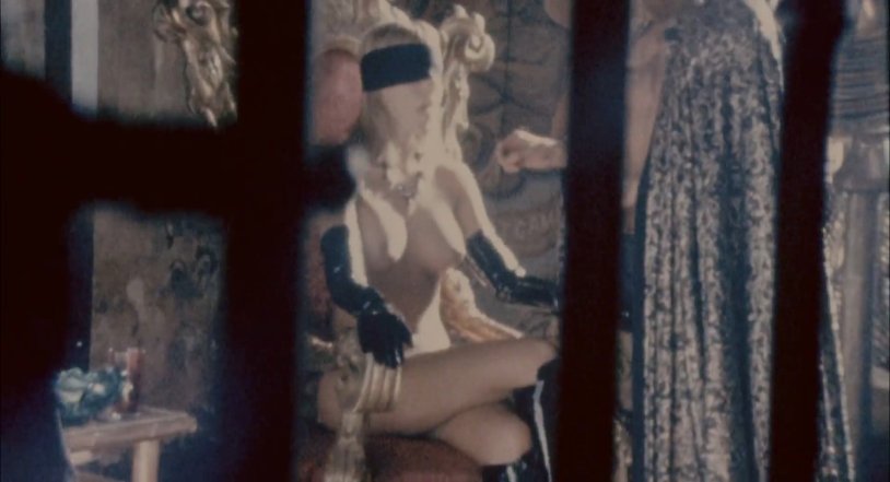 Actress Tuva Novotny naked