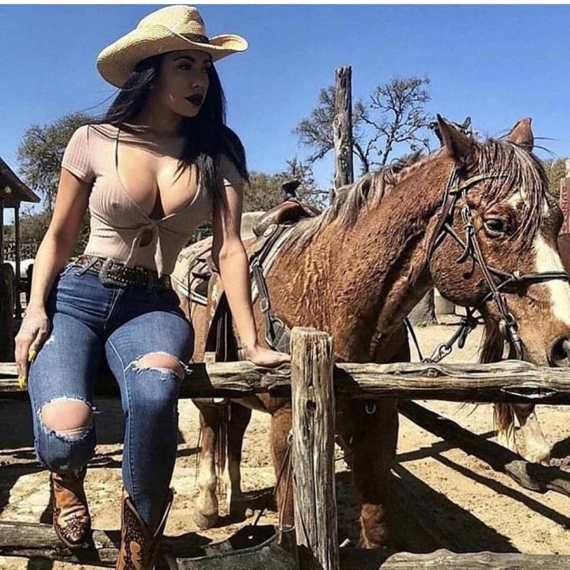 Angelica Bridges in a cowboy hat