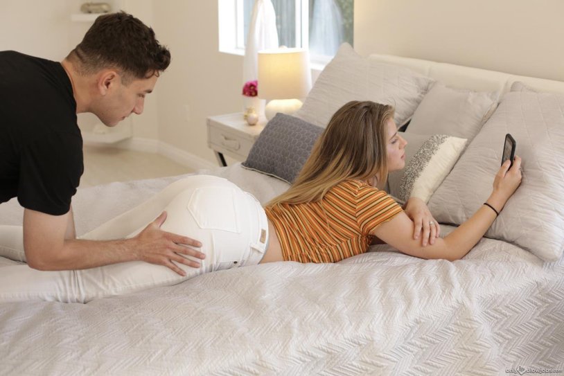 Preparation of a woman for anal