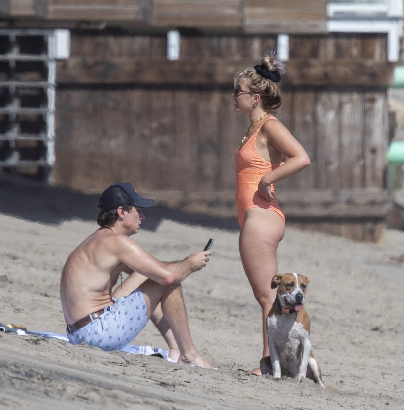 Florence Pugh and Zach Braff