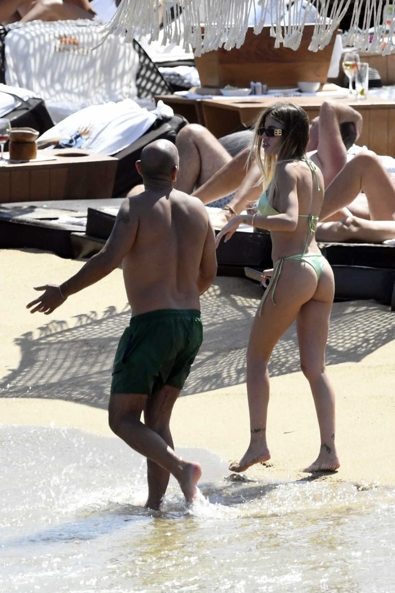 Girlfriends in swimsuits Homemade