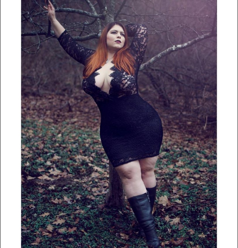 Model plus saz london Andrews