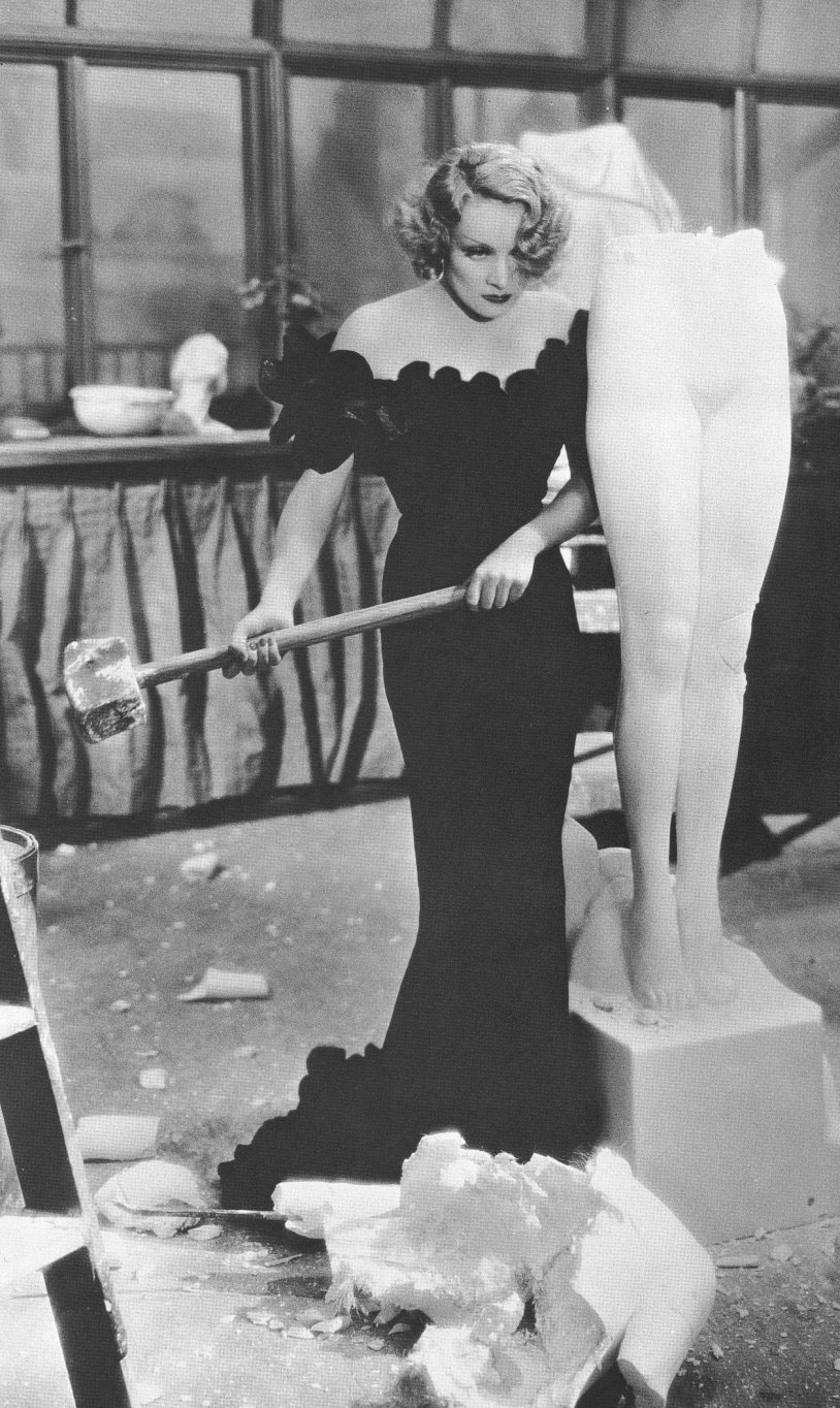 Marlene Dietrich legs