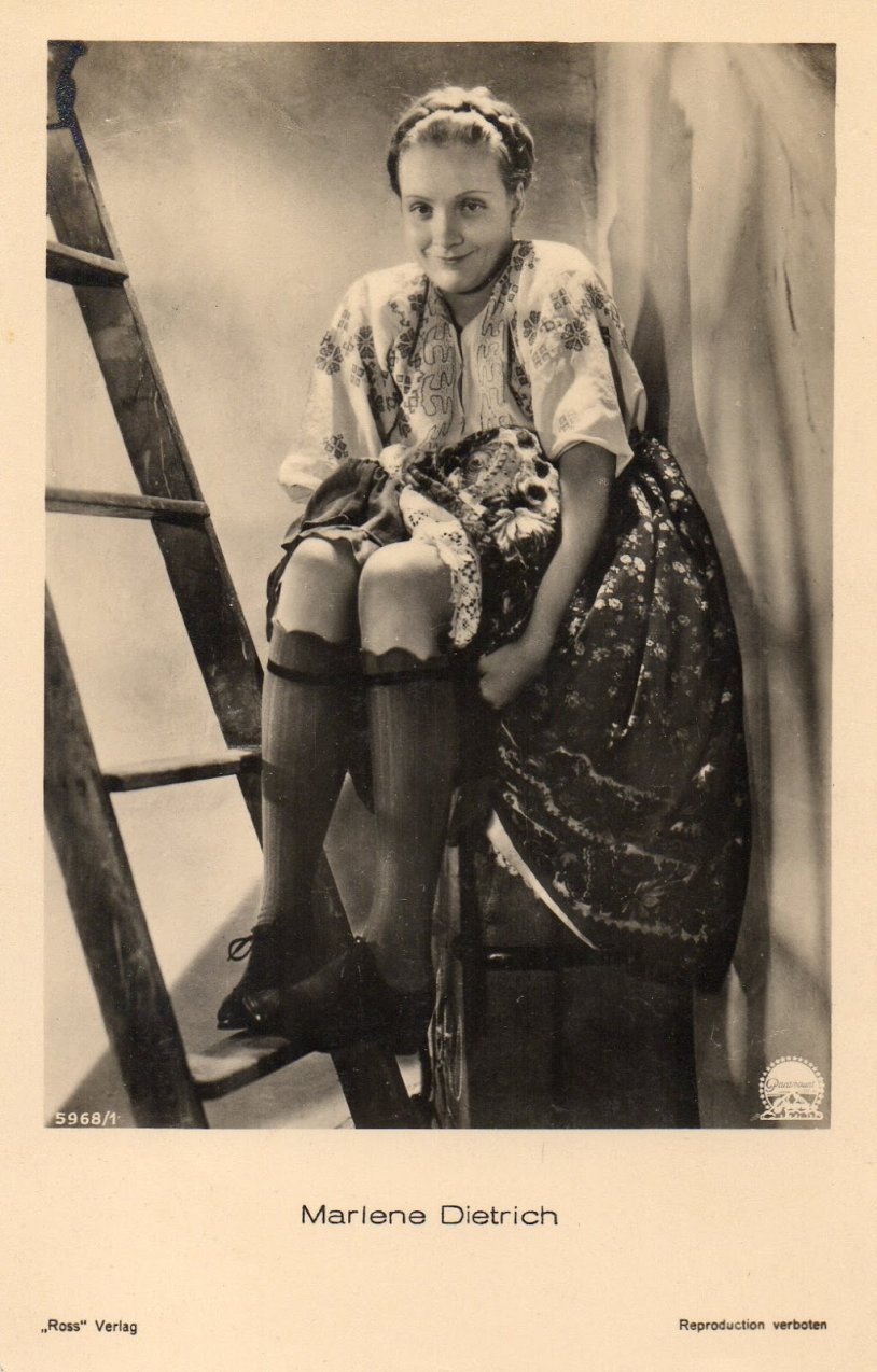 Marlene Dietrich Wallpaper