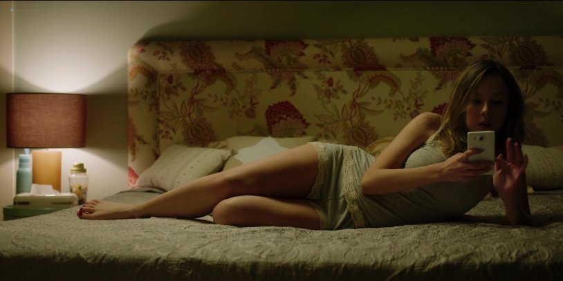 Esther exposito naked breasts