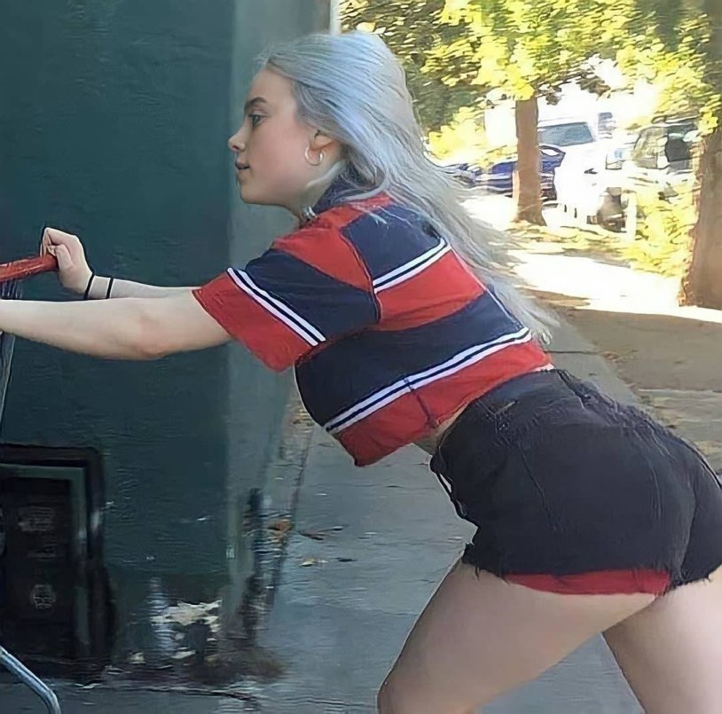 Billie Elish neckline