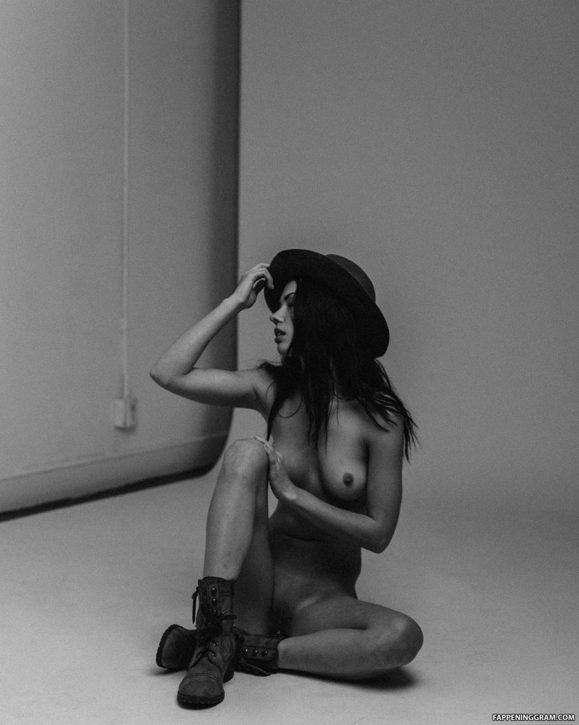 Kera Cherkevskaya body Veshia. Naked