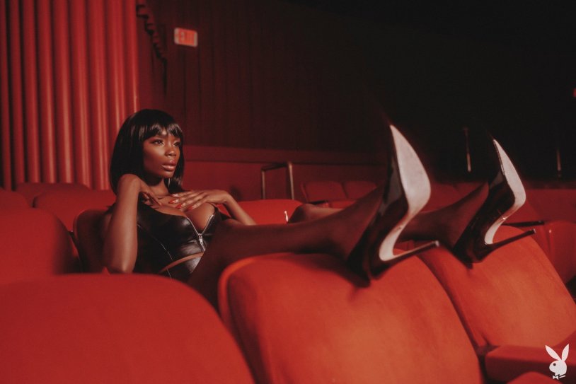 Model Nyakim Gvech nude naked