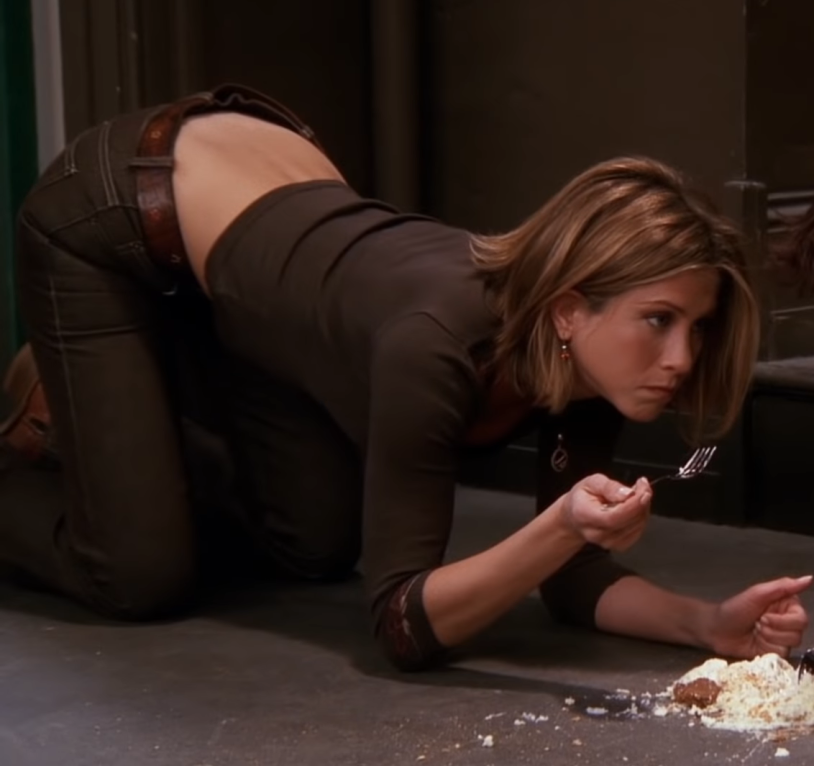 And here is Polly Jennifer Aniston bed scene