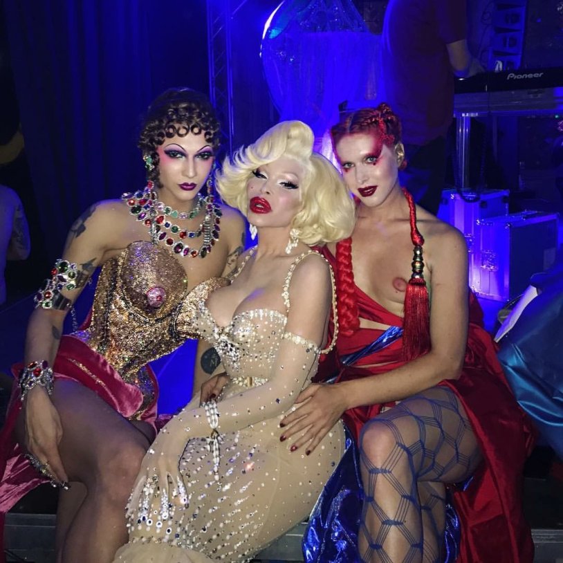 Niki Nicole Crossdresser