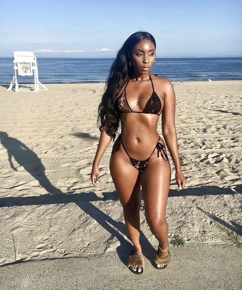 Monifa Jansen hot