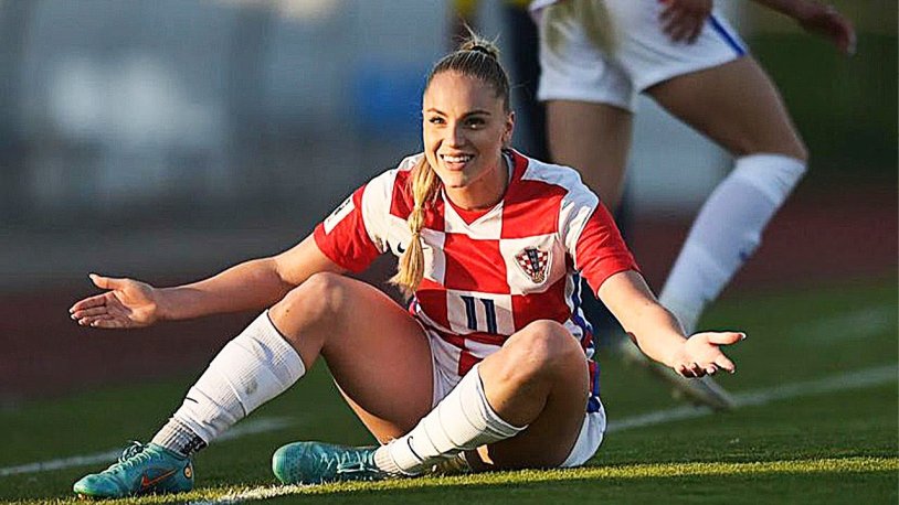 Anna Maria football player