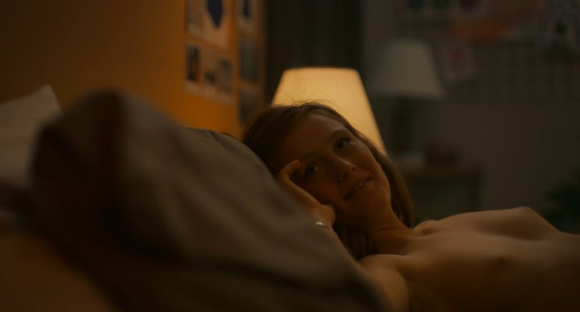 Jessica Barden Toples