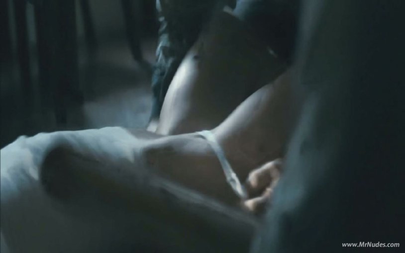 Actress Sarah Butler Naked