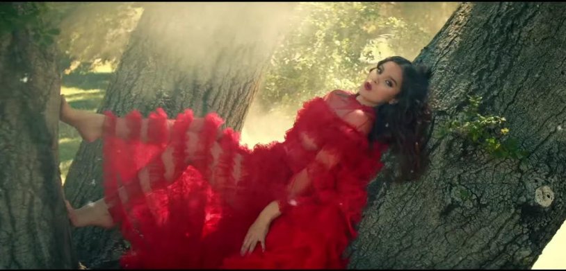 Hailee Steinfeld Hot 2022