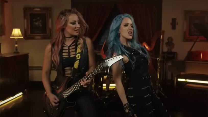 Alissa White-Glaz is hot