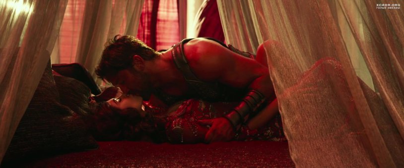 Elodi Jung in underwear