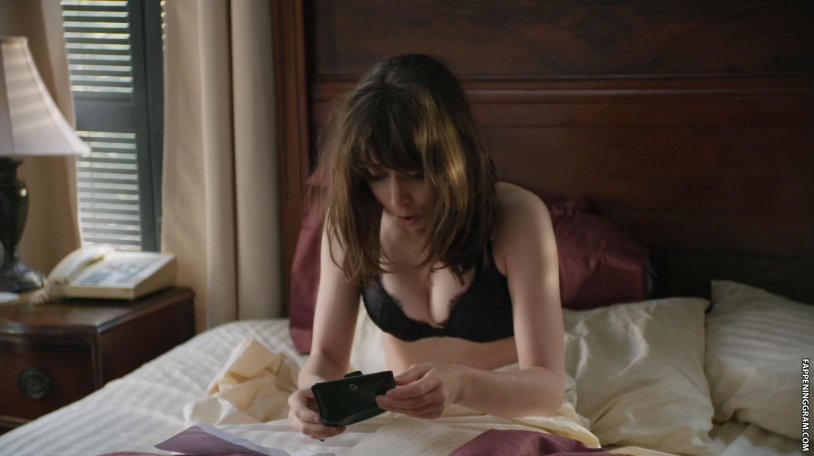 Christine Milioti Toples