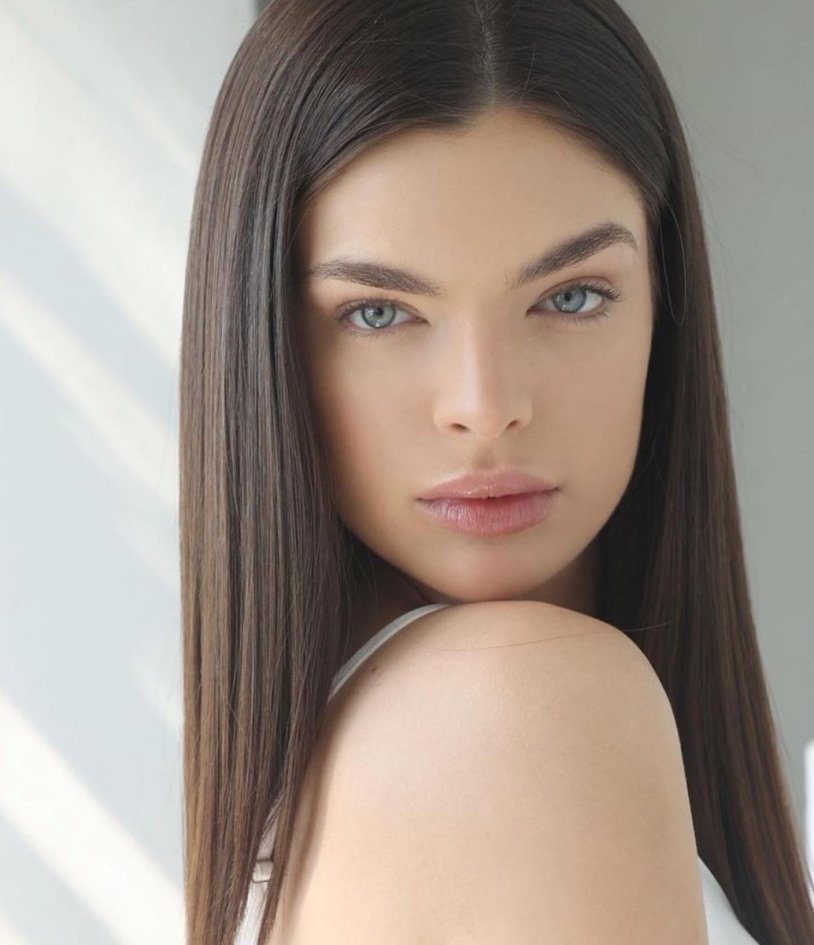 Nadia Ferreira without makeup