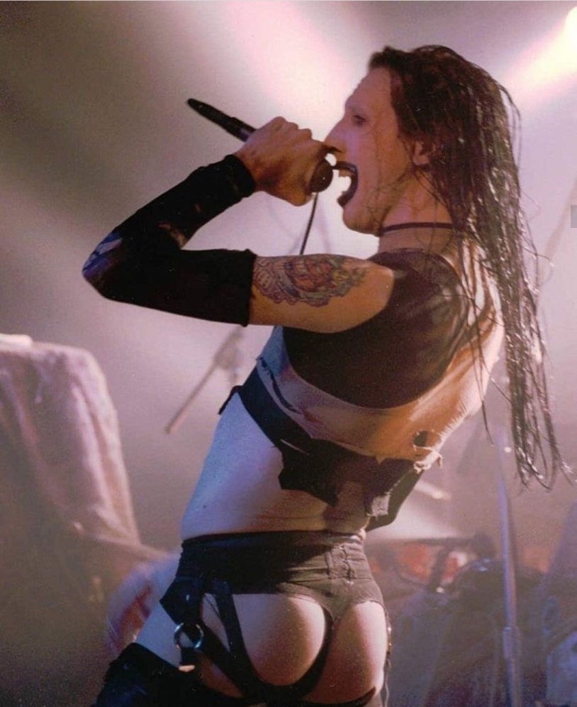 Moroi Mynson at a concert