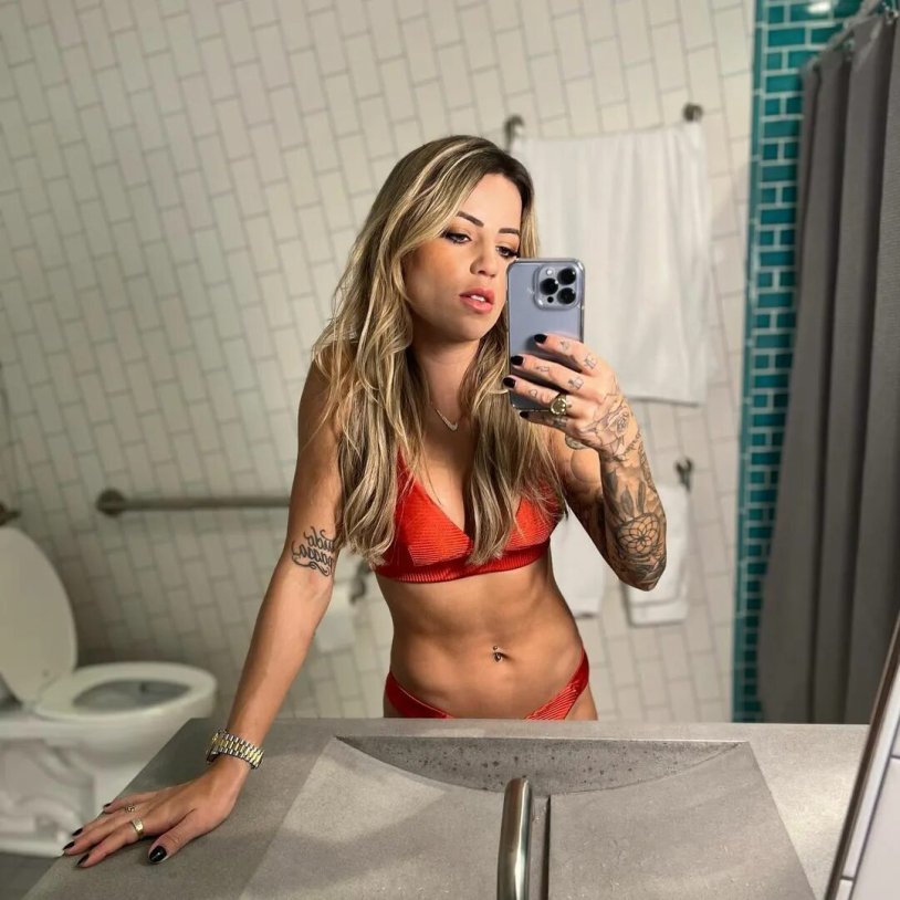 Letitia Burfoni photo nude