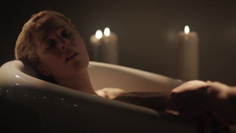 Gillian Anderson Bikini