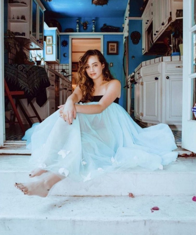 Instagram Mary Mauser