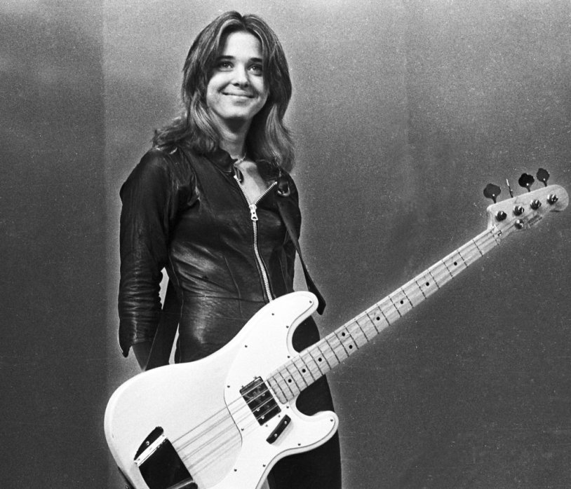 Suzi Quatro in a bikini