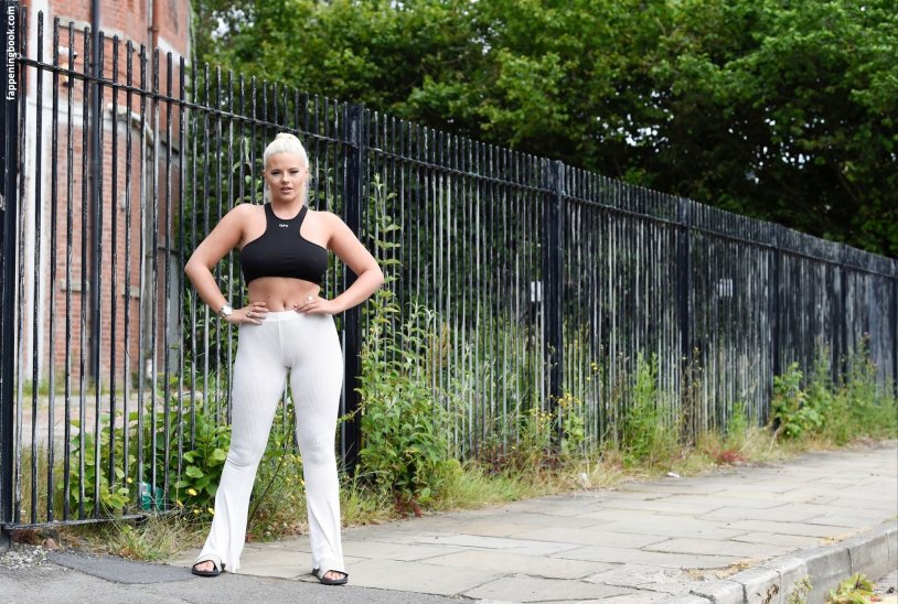 Apollonia Lapedar legs