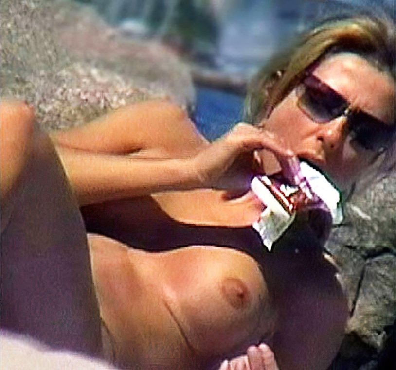 Tits Jennifer Aniston