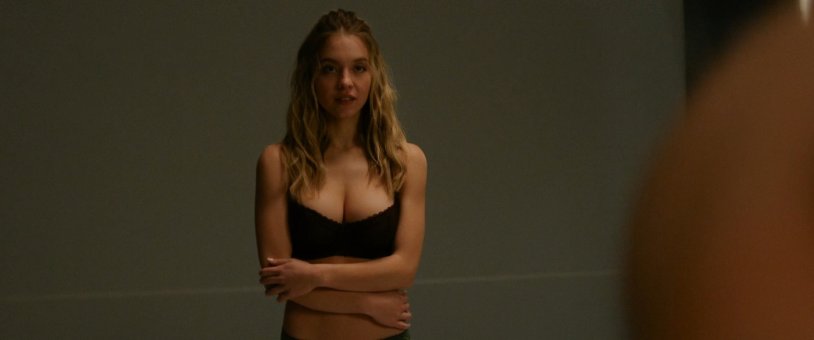 Natasha Liu Bordiczo hot