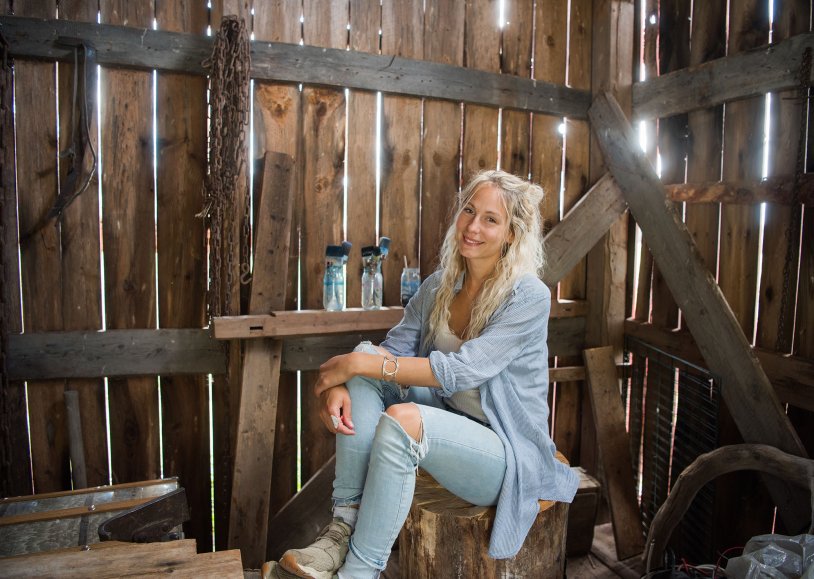 Jonna Jinton paintings