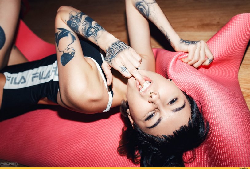 Follaut 4 Piper in underwear