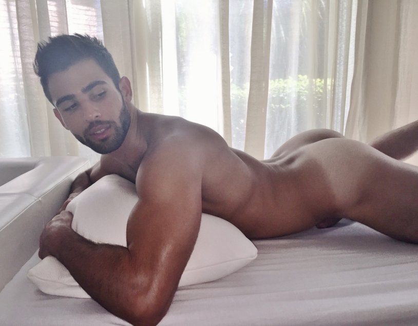 Naked Pablo Hernandez by Mark Henderson