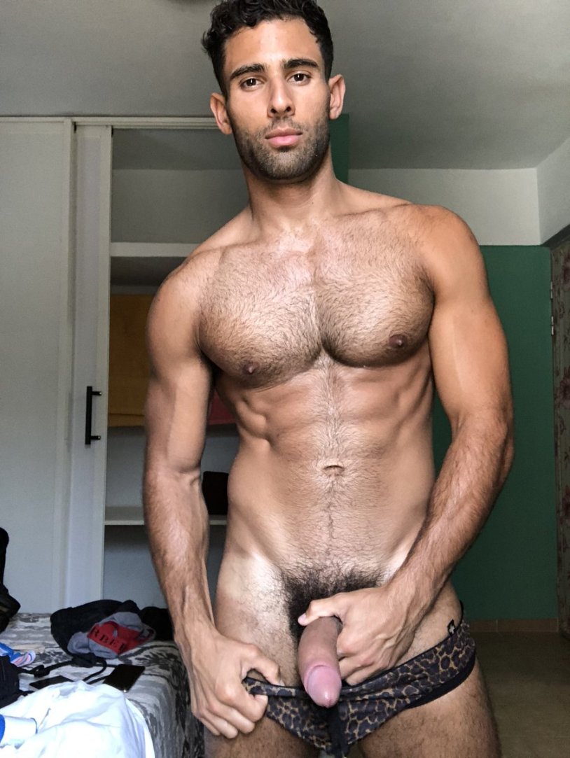 Pablo Hernandez model naked