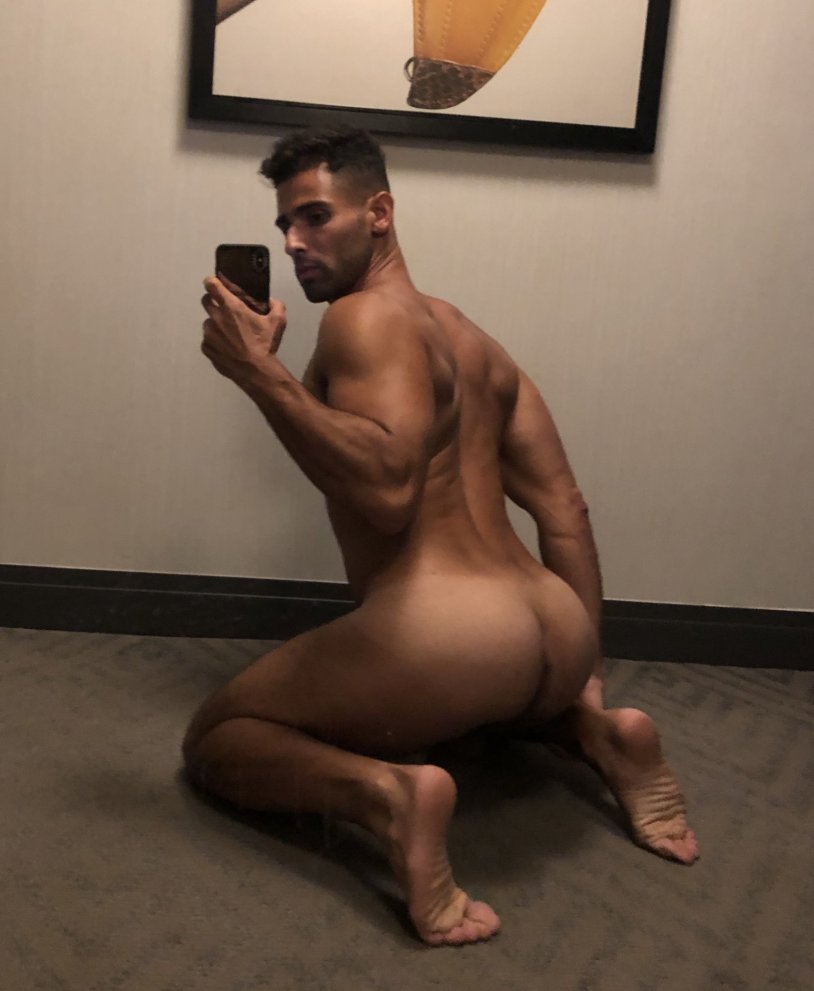 Pablo Hernandez model naked