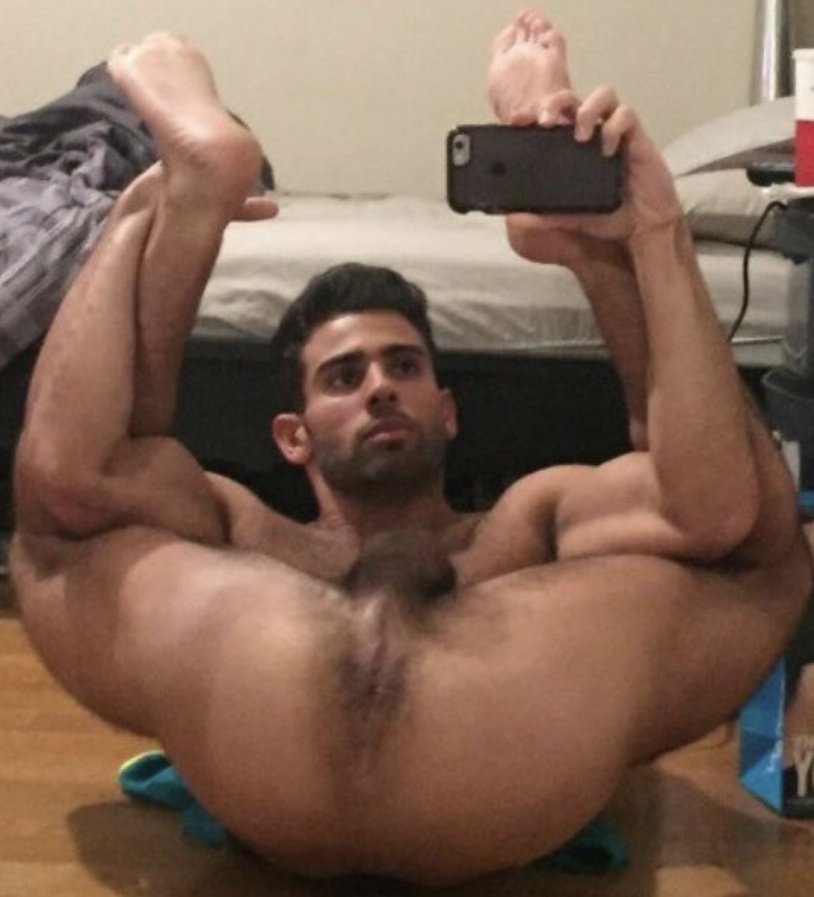 Naked Pablo Hernandez by Mark Henderson