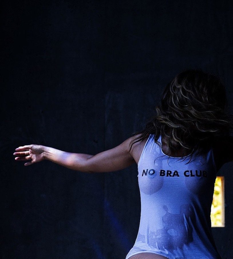 Footfetish pictures with inscriptions