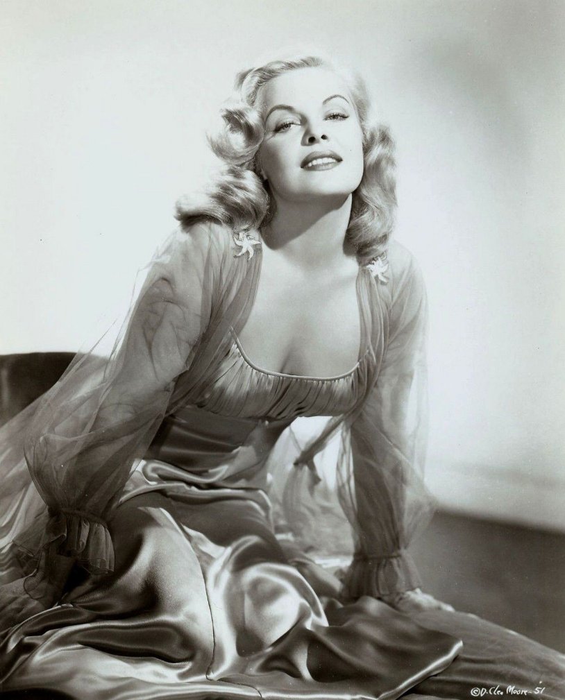 Women's prison film retro